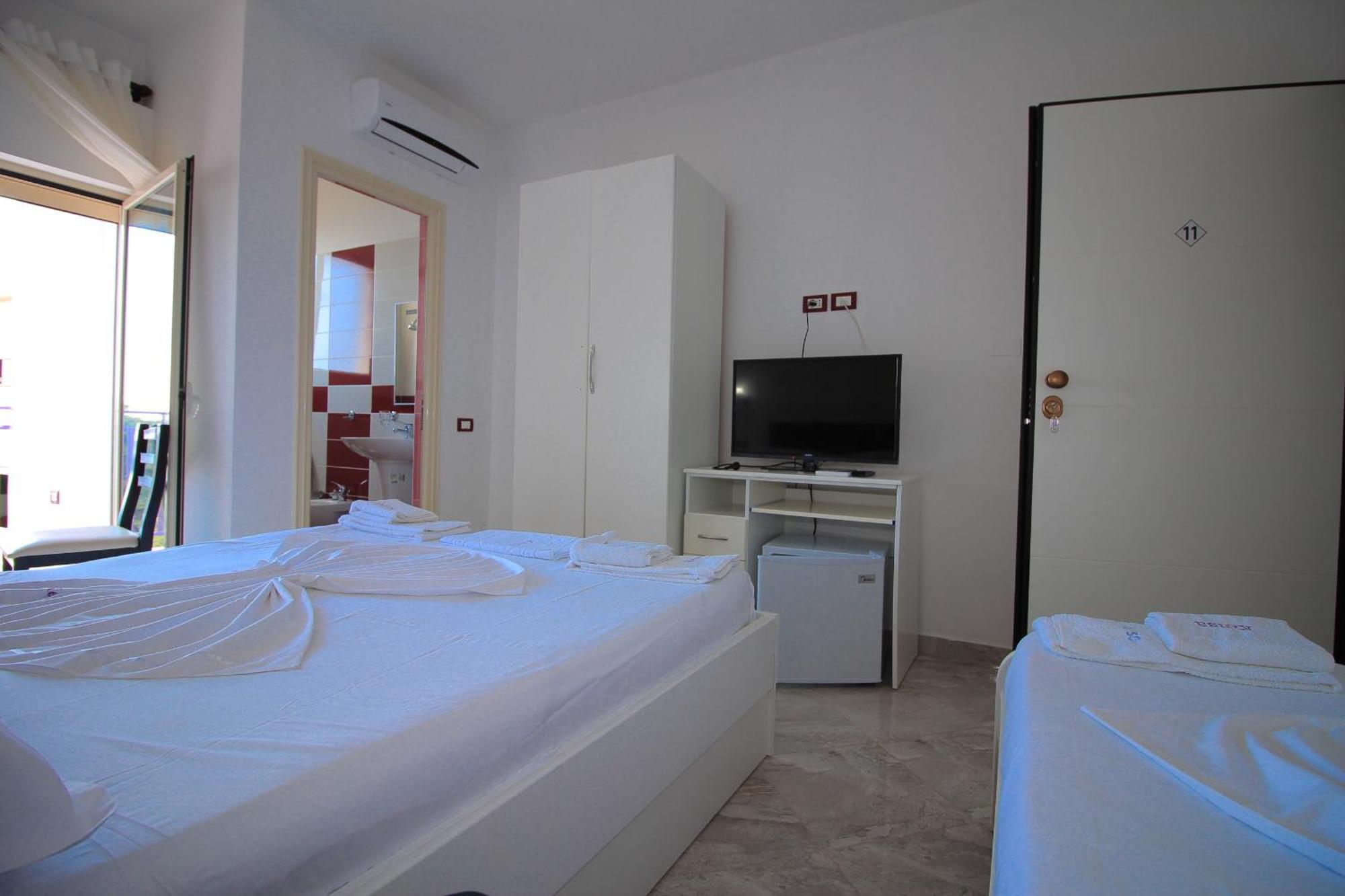 Hotel Keisa Dhërmi Екстериор снимка