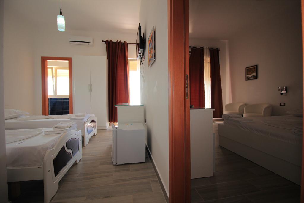 Hotel Keisa Dhërmi Екстериор снимка